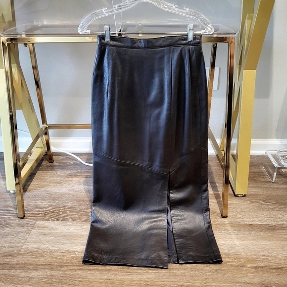 Vintage | Black Leather Skirt - Picture 3 of 9